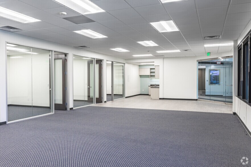 More Photos Of 5675 Ruffin Rd, San Diego Office For Lease