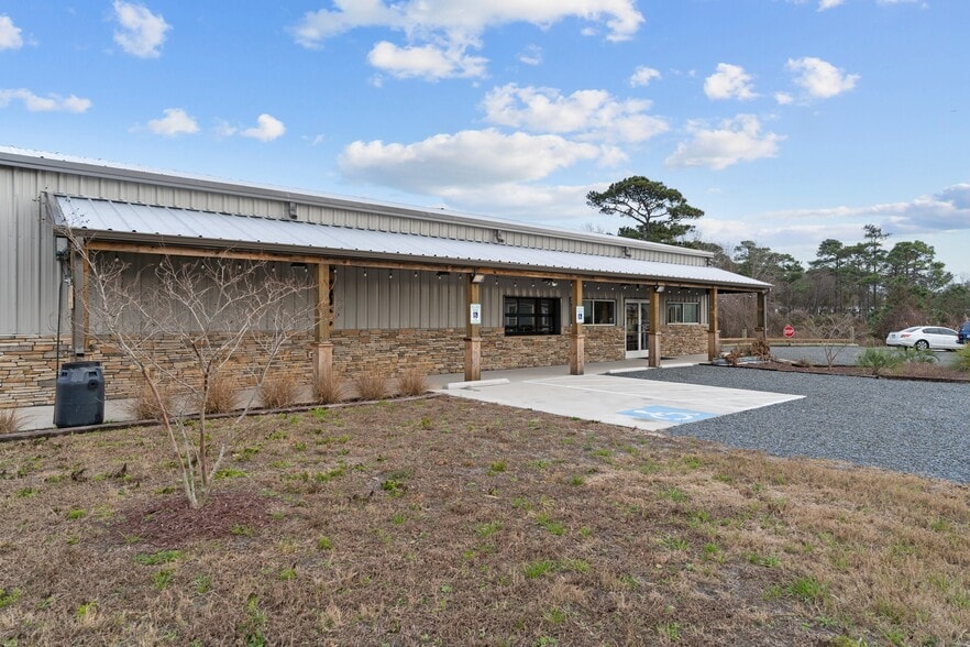 More Photos Of 4810 Long Beach Rd SE, Southport General Retail For Sale