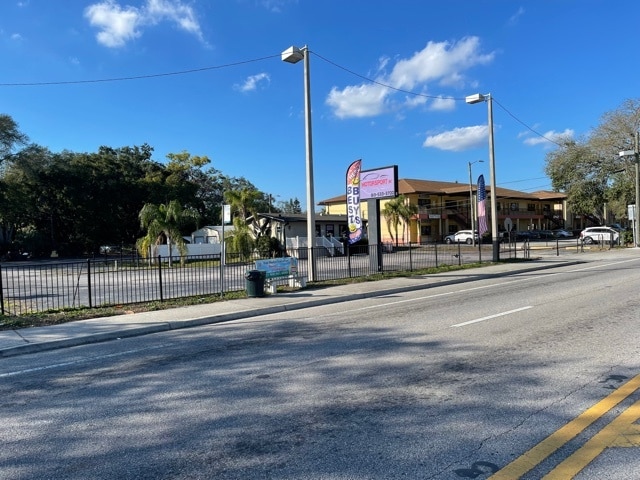 More Photos Of 13518 N Florida Ave, Tampa Auto Dealership For Sale
