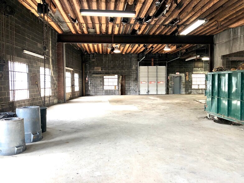 More Photos Of 262 Goffle Rd, Hawthorne Service For Lease