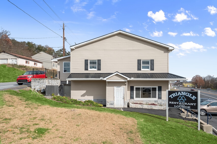 More Photos Of 200 E Main St, Hancock Restaurant For Sale