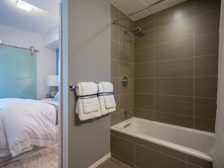 More Photos Of 1800 N Lynn St, Arlington Apartments For Lease