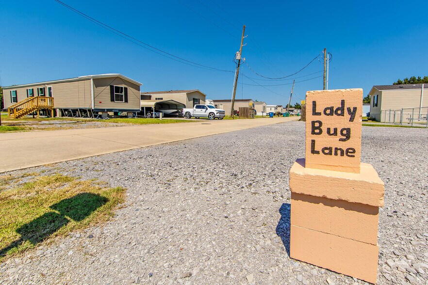 More Photos Of 346 Bayou Blue Bypass Ln, Gray Manufactured Housing Mobile Home Park For Sale