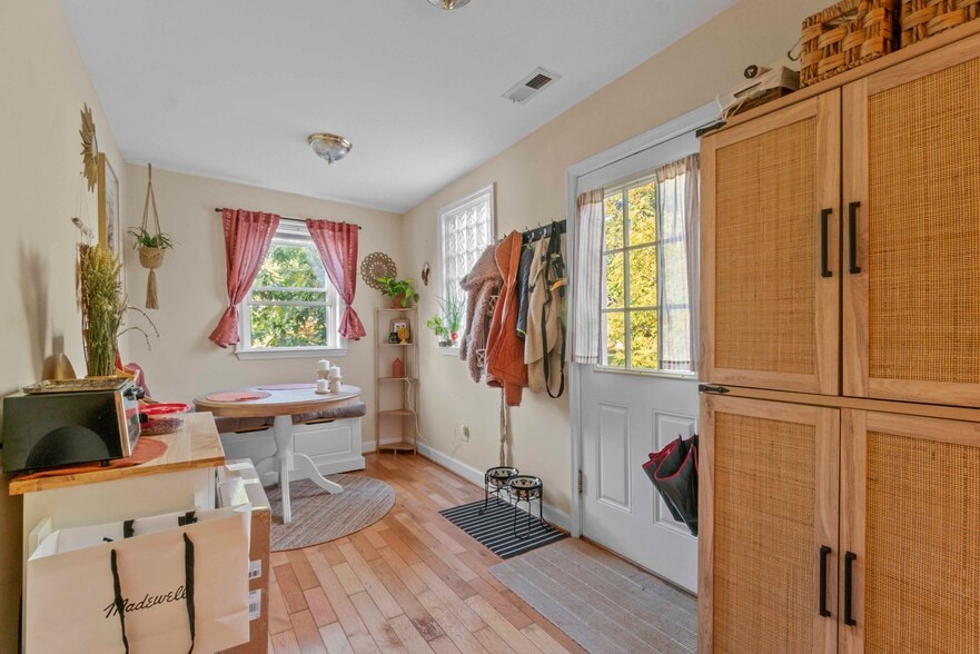 More Photos Of 5011 Roland Ave, Baltimore Apartments For Sale