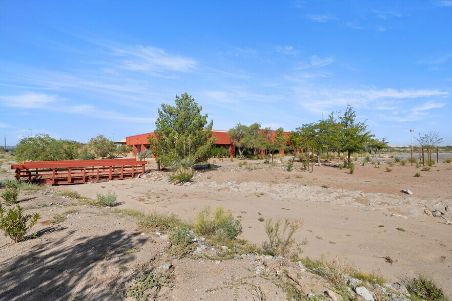 More Photos Of 4201 Del Rey Blvd, Las Cruces Office For Sale