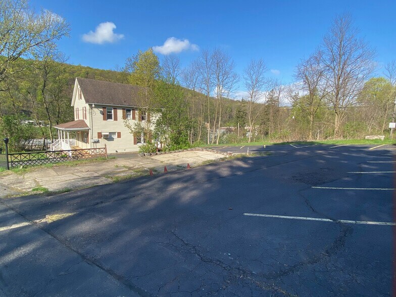 More Photos Of 105 Willowbrook Rd, South Abington Office Residential For Lease