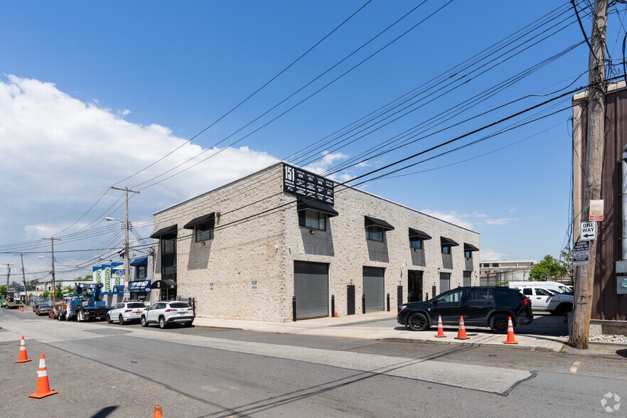 More Photos Of 151 Industrial Loop, Staten Island Storefront Retail Office For Sale