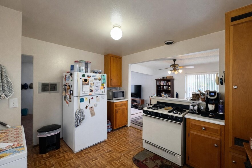 More Photos Of 16813 Halldale Ave, Gardena Multifamily For Sale