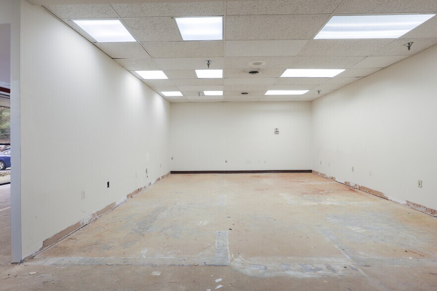 More Photos Of 339 Buschs Frontage Rd, Annapolis Medical For Lease