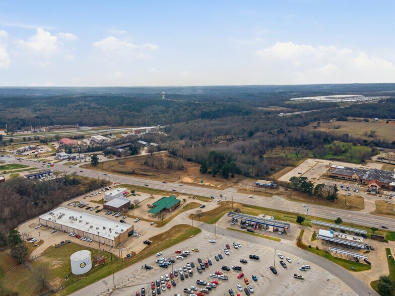 More Photos Of 3207 S Main St, Lindale Land For Lease
