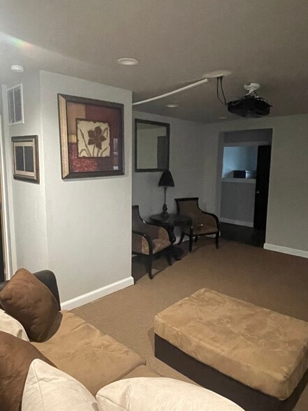 More Photos Of 6001 Nw Expressway, Oklahoma City Office For Sale