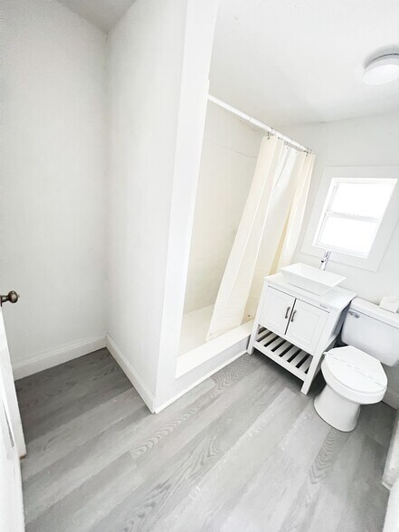 More Photos Of 205 S Grove St, Eustis Apartments For Sale