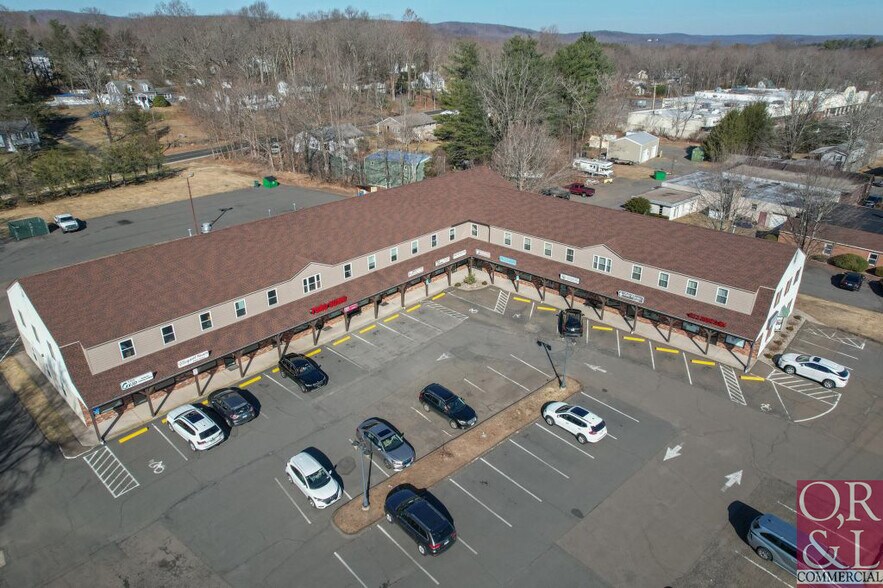 Primary Photo Of 1085-1113 S Main St, Cheshire, Ct, Cheshire Storefront Retail Office For Lease