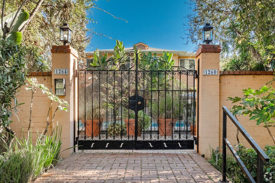 More Photos Of 1260 N Hayworth Ave, West Hollywood Apartments For Sale