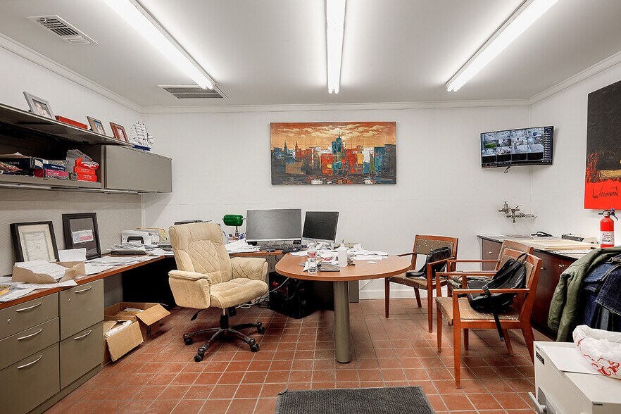 More Photos Of 1406-1420 Telephone Rd, Houston Showroom For Lease