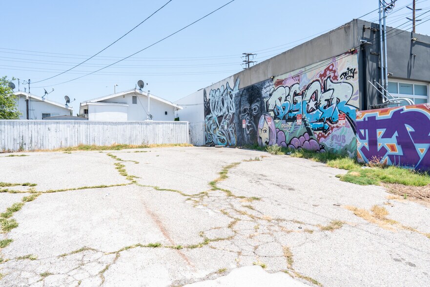 More Photos Of 1109 N Virgil Ave, Los Angeles Office For Sale