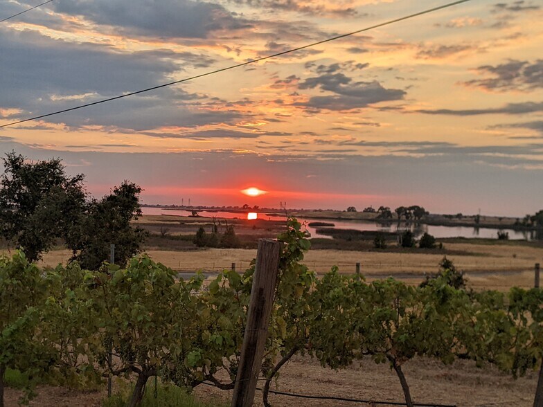 More Photos Of 743 Luds Way, Oroville Winery Vineyard For Sale