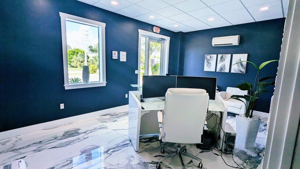 More Photos Of 2328 72nd Dr E, Sarasota Warehouse For Sale