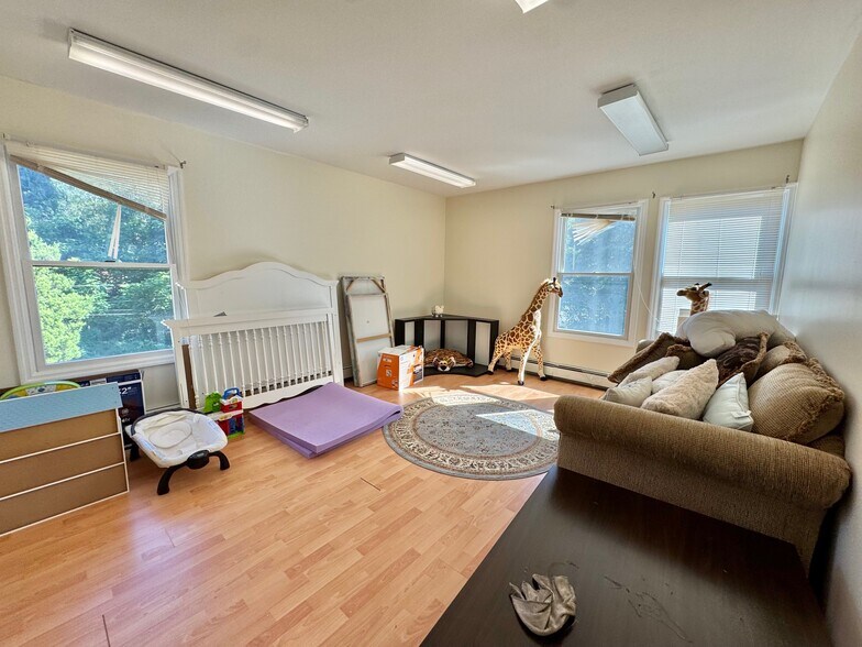 More Photos Of 329 Deer Park Rd, Dix Hills General Retail For Sale