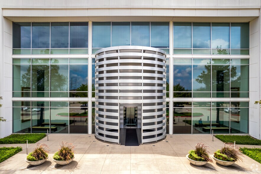 More Photos Of 6100 W Plano Pky, Plano Unknown For Lease