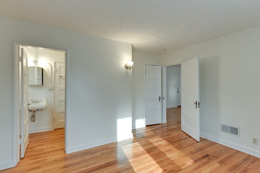 More Photos Of 817 N 48th St, Omaha Apartments For Sale