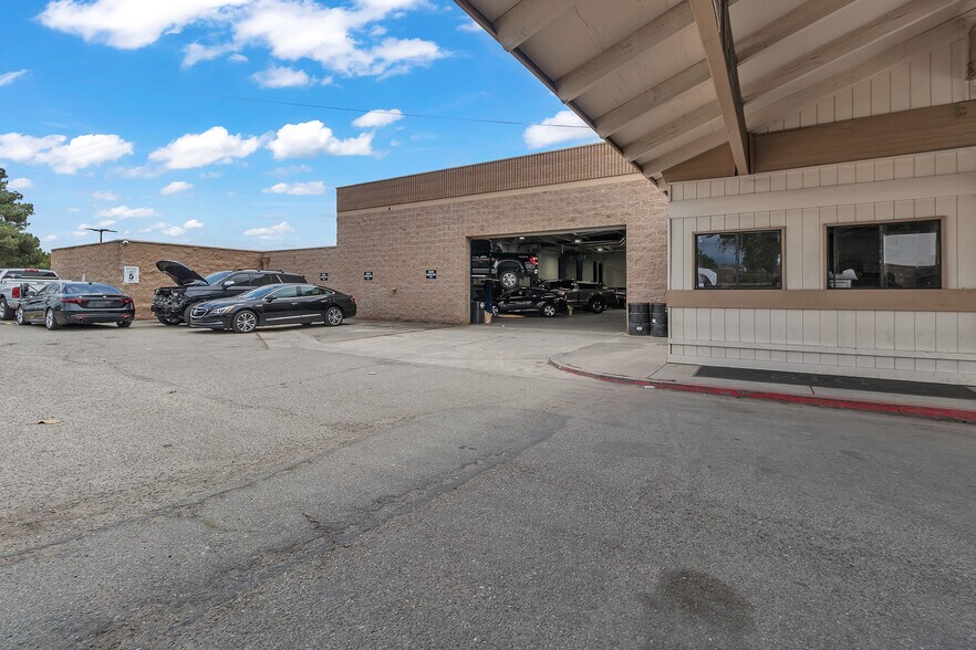 More Photos Of 10325 Central Ave, Montclair Auto Dealership For Lease