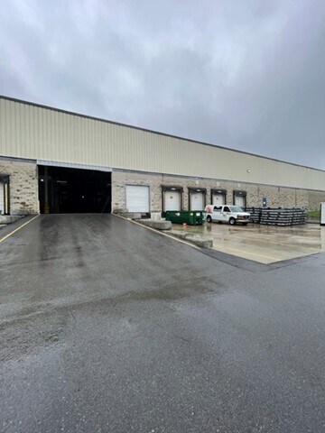 More Photos Of 12 Forge Pky, Franklin Warehouse For Lease