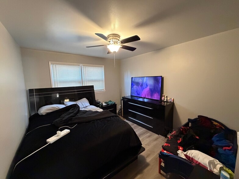 More Photos Of 474 W 14th Pl, Chicago Heights Apartments For Sale