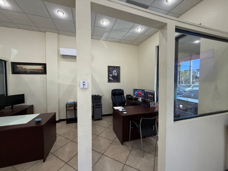 More Photos Of 13001 N Florida Ave, Tampa General Retail For Lease