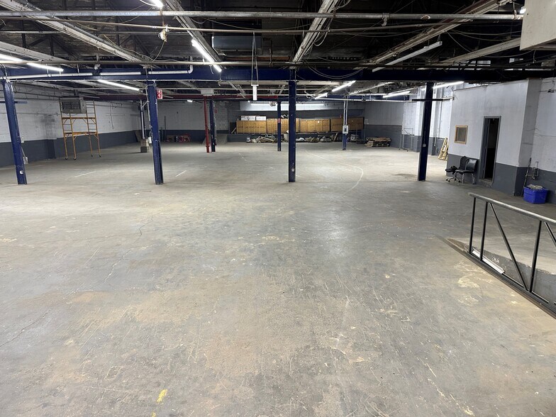 More Photos Of 85 Wagaraw Rd, Hawthorne Manufacturing For Lease