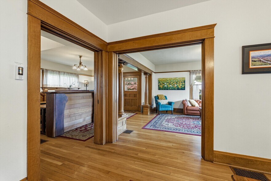 More Photos Of 340 NW 7th St, Corvallis Office Residential For Sale