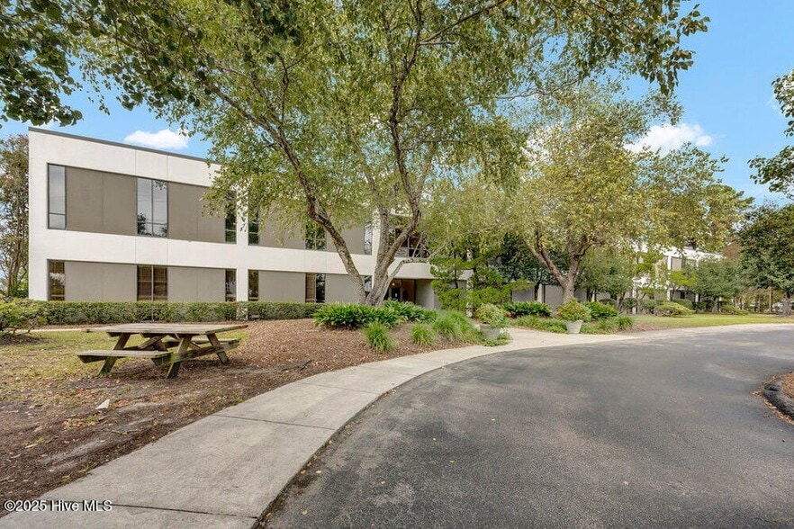 Primary Photo Of 5041 New Centre Dr, Wilmington Office For Sale