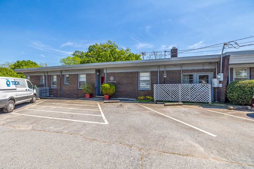 More Photos Of 201 S Weston St, Fountain Inn Medical For Sale