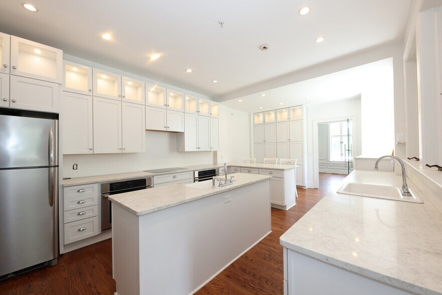 More Photos Of 12 Lotus Ave, Chester Specialty For Sale