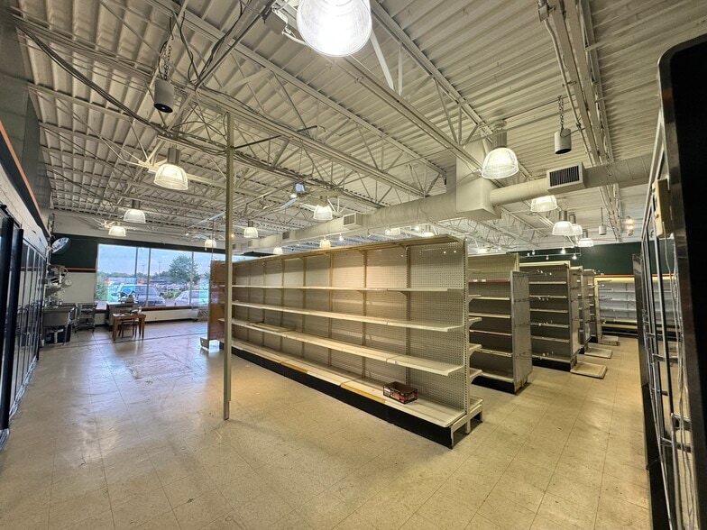 More Photos Of 5930 Fairfield Rd, Oxford Freestanding For Sale