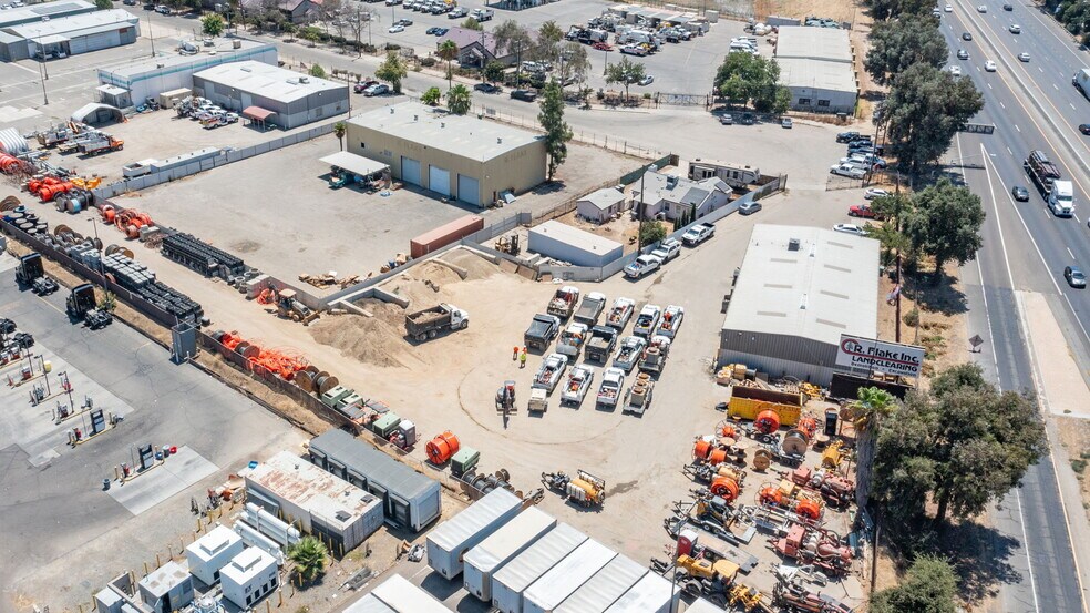 More Photos Of 1742 W Pine Ave, Fresno Industrial For Lease
