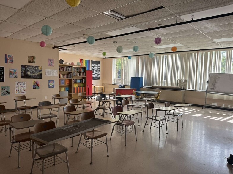 More Photos Of 360 Market St, Warren Schools For Sale