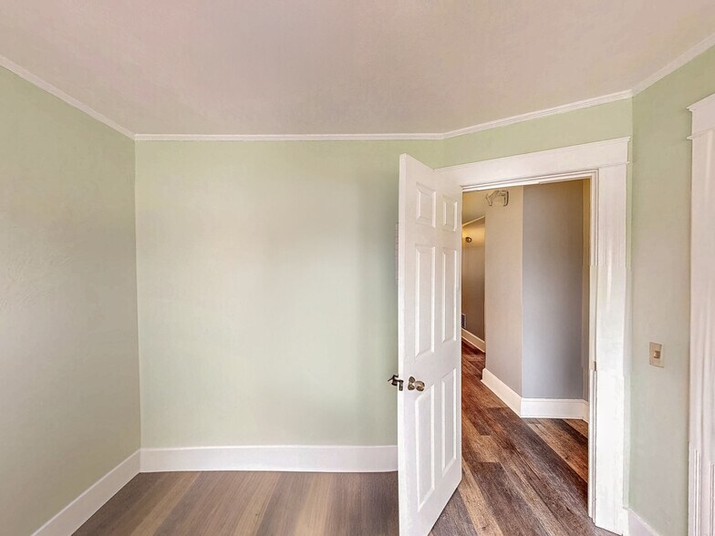 More Photos Of 1367 W Ridge Rd, Rochester Office For Sale