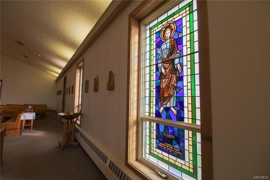 More Photos Of 16789 Kenmore Rd, Kendall Office For Sale