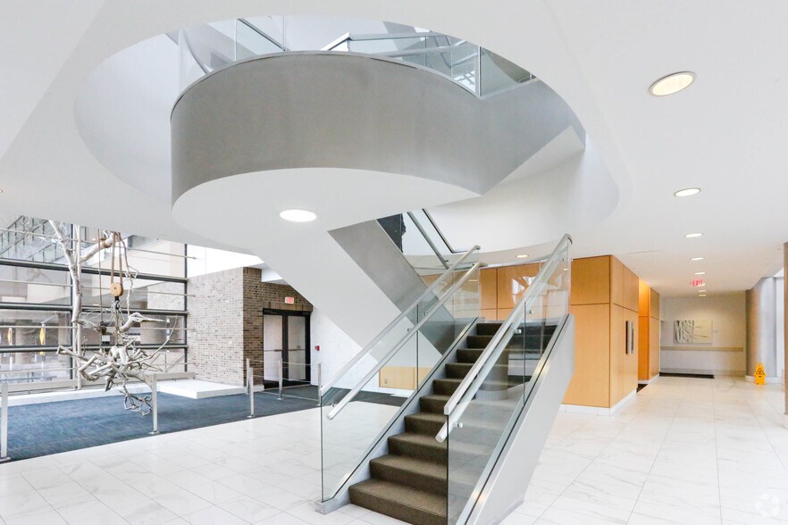 More Photos Of 26533 Evergreen Rd, Southfield Office For Lease