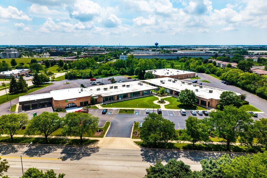 More Photos Of 391 Quadrangle Dr, Bolingbrook Office For Sale