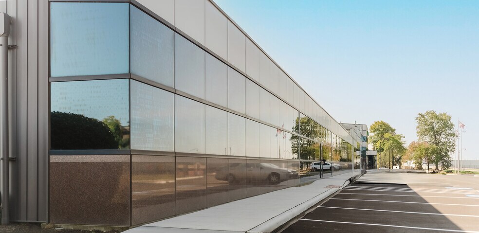 More Photos Of 5995 Mayfair Rd, North Canton Industrial For Lease