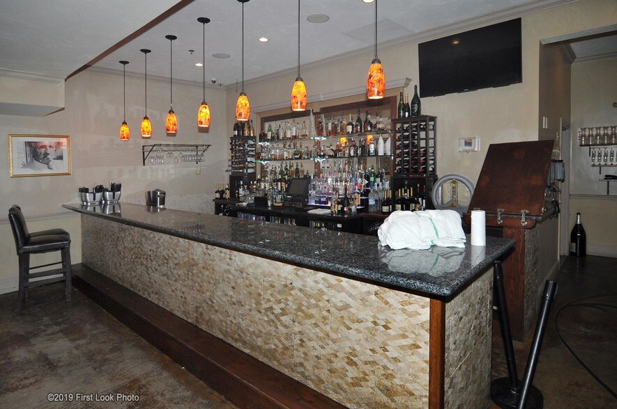 More Photos Of 146 Acorn St, Providence Freestanding For Sale