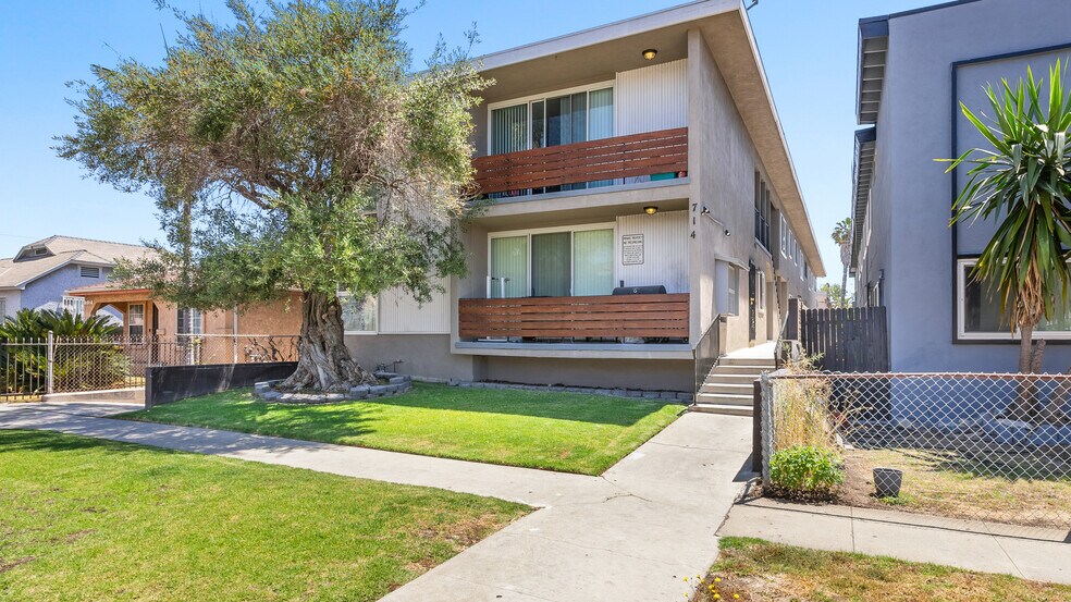 More Photos Of 714 S Myrtle Ave, Inglewood Apartments For Sale