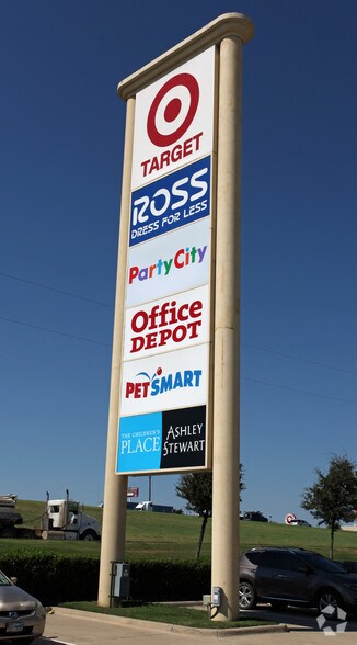More Photos Of I-20, Dallas Unknown For Lease