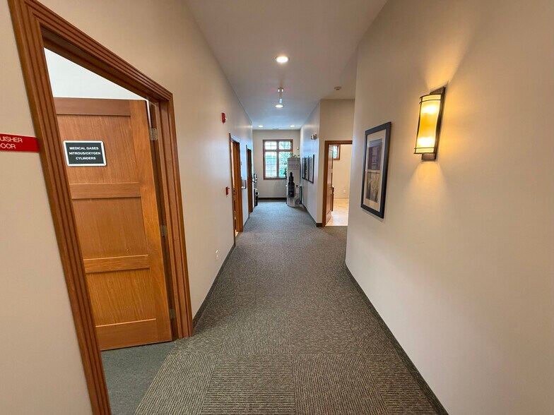 More Photos Of 7971 Moorsbridge Rd, Portage Medical For Lease