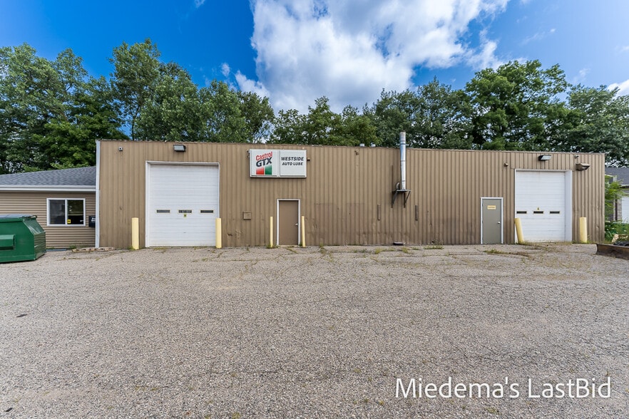 More Photos Of 409 Lentz Ct, Lansing Auto Repair For Sale