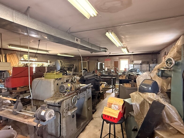 More Photos Of 50 Hojack Park, Rochester Warehouse For Sale