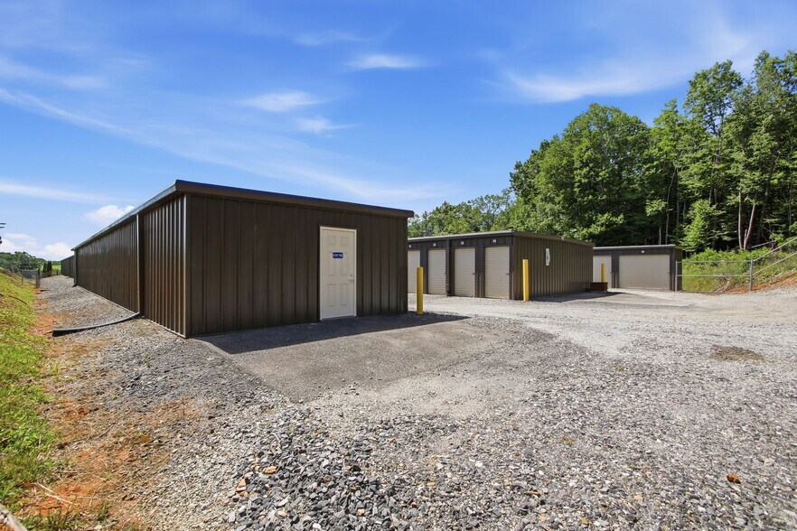 More Photos Of 1139/1143 Old Hwy 16 hwy, Jefferson Self Storage For Sale