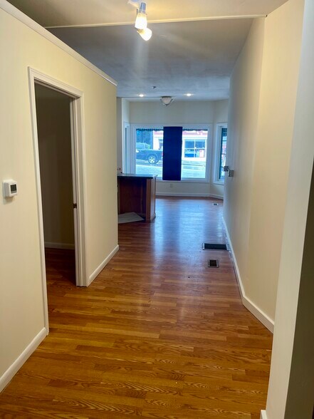 More Photos Of 15 Genesee St, Auburn Restaurant For Lease